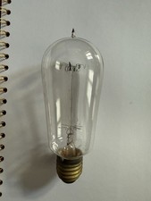 1x antike Kohlefadenlampe