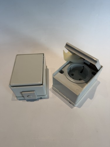 Ddr aufputz schukosteckdose - ddr,